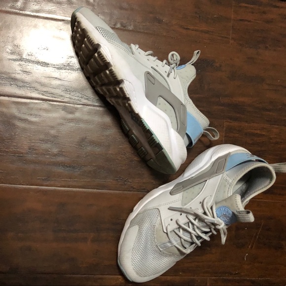 Nike air sneakers. - Picture 3 of 5